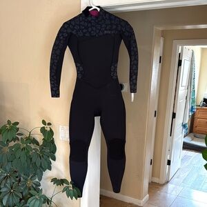Roxy Black Swell Series Wetsuit 5/4/3 Size 6